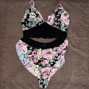 Very Vintage Victoria’s Secret sexy lingerie set